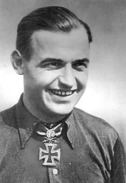 <b>Heinz Bär</b> hatte aber auch den Mut, seinem Obersten Befehlshaber H.Göring, <b>...</b> - baer_1944